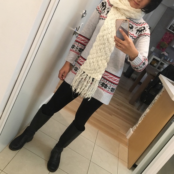 Cute Winter Motif Sweater Dress - Picture 2 of 3